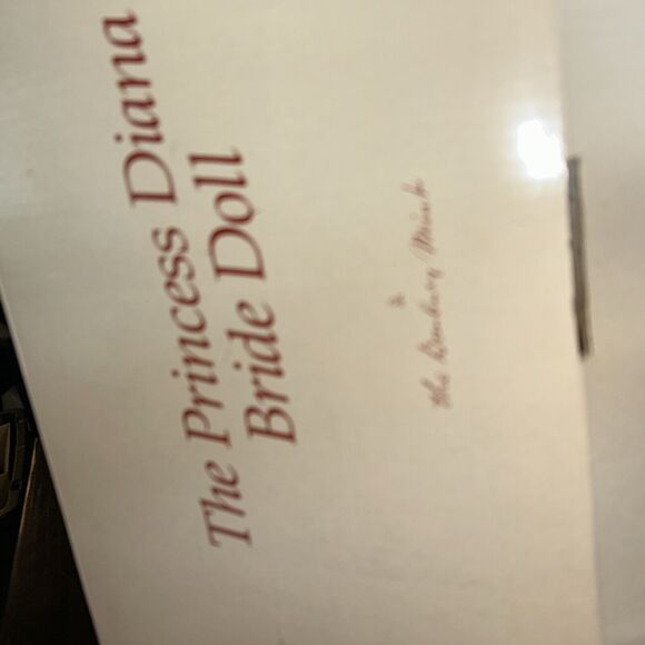 The Danbury Mint The Princess Diana Bride Porcelain Doll Wedding - Picture 5 of 8